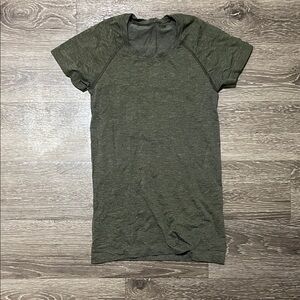 lululemon athletica Olive Green Short Sleeve Tee